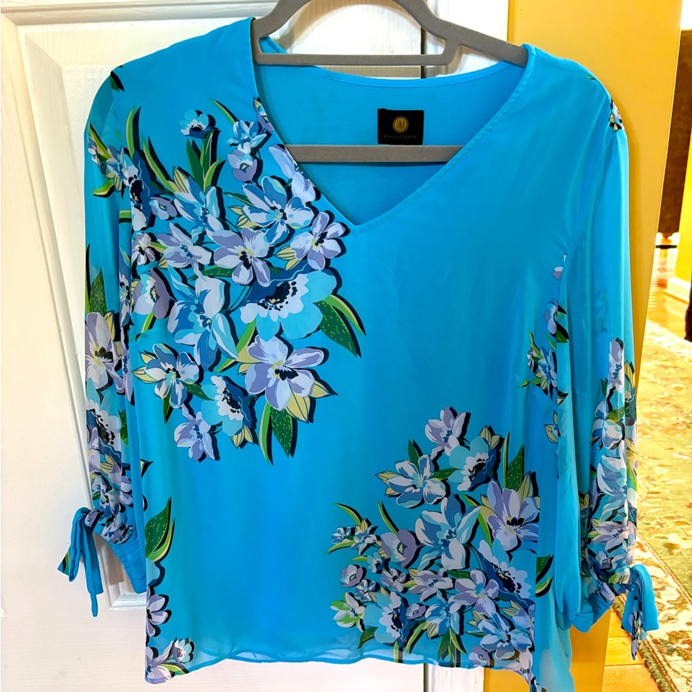 JM Collection Blue Floral Blouse, size PXL